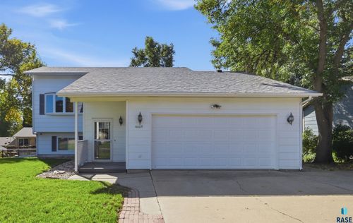 4609 E Fernwood Dr Drive, Sioux Falls, SD, 57110 | Card Image
