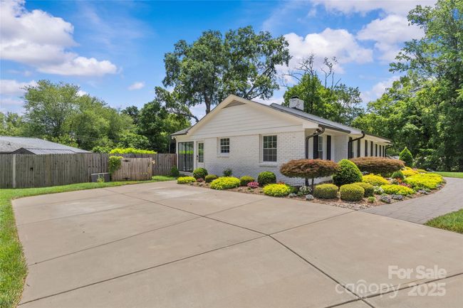 5501 Murrayhill Rd, House other with 3 bedrooms, 2 bathrooms and null parking in Charlotte NC | Image 4