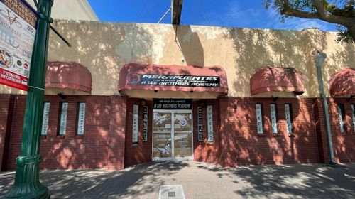 415 E Main St, Turlock, CA, 95380-4539 | Card Image