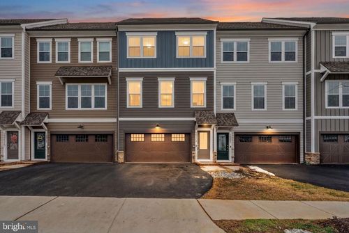 18245 Moss Garden Rd, DUMFRIES, VA, 22026-2877 | Card Image