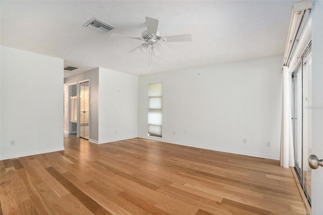 13310 Golf Crest Cir, House other with 6 bedrooms, 3 bathrooms and null parking in TAMPA FL | Image 18