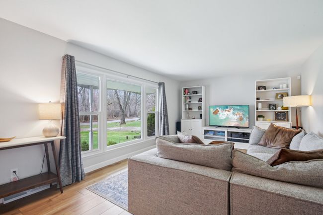 Front of home living room | Image 12