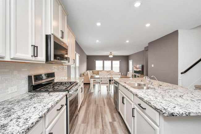 2715 Fairfield Landing Ln, House other with 4 bedrooms, 3 bathrooms and 2 parking in Pearland TX | Image 8