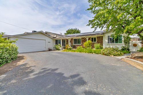 218 W Fountain Way, Fresno, CA, 93705 | Card Image