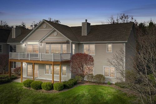 3027 Crown Ridge Dr, Traverse City, MI, 49685-7280 | Card Image