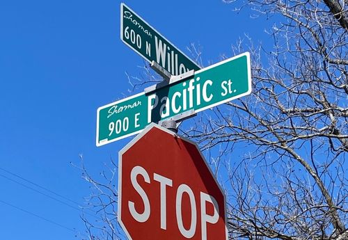 512 N Willow St, Sherman, TX, 75090-4651 | Card Image