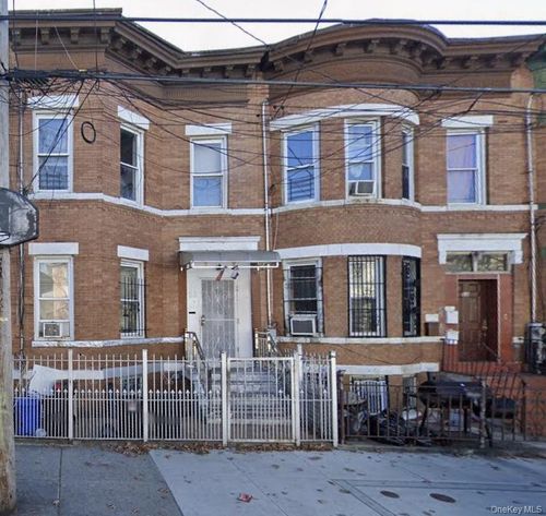 92 Crystal St, Brooklyn, NY, 11208-2607 | Card Image