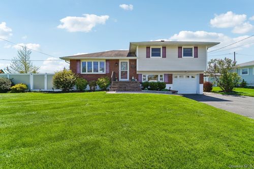 18 Hoke Dr, Stony Point, NY, 10980-1914 | Card Image