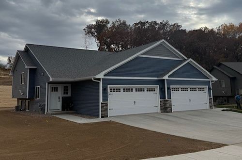 4915 Woodland Park Drive, Eau Claire, WI, 54701 | Card Image