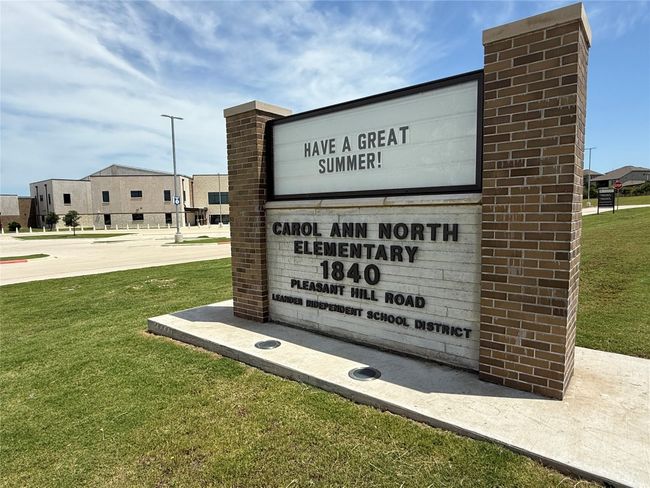 Top rated elementary school walking distance from the home. | Image 39