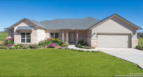 120 Grand Vw, Floresville, TX, 78114-6690 | Card Image