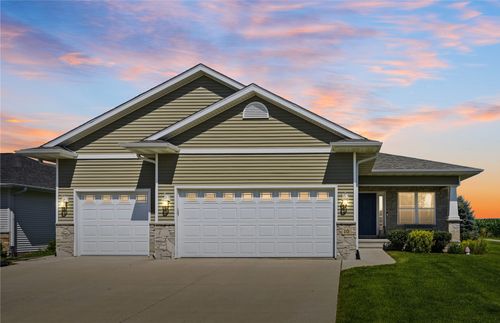 10 N Sunset Dr, North Liberty, IA, 52317-4800 | Card Image