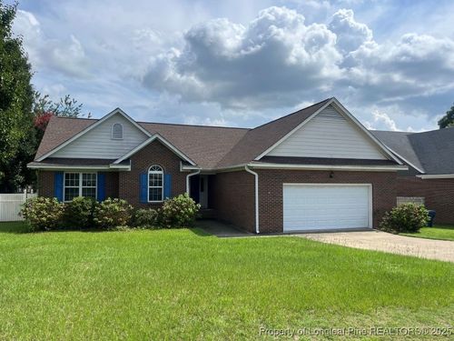 621 Connaly Dr, Hope Mills, NC, 28348-5680 | Card Image