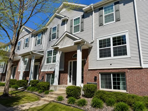 932 Ledgestone Dr, Mahtomedi, MN, 55115-6501 | Card Image