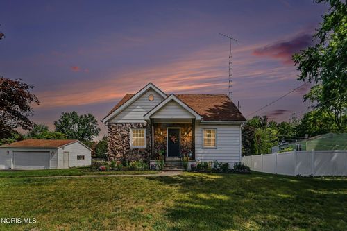 99 Academy Dr, Swanton, OH, 43558-1402 | Card Image