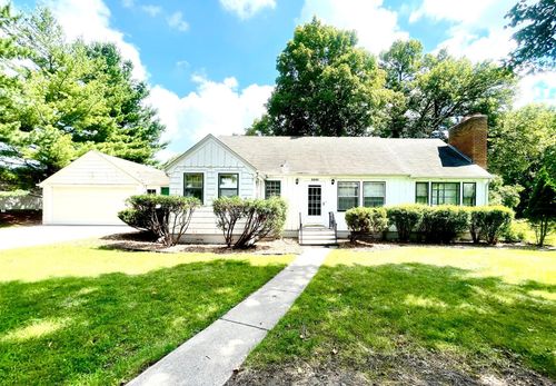 3260 Us-61 N, Vadnais Heights, MN, 55110 | Card Image