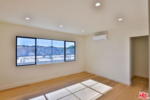 c-f-22227 Pacific Coast Hwy, Malibu, CA, 90265-5579 | Card Image