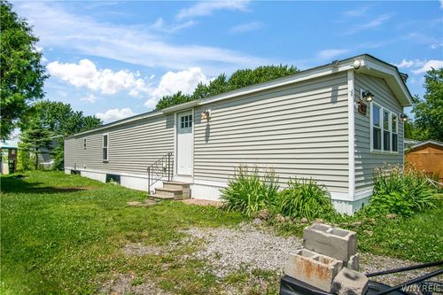 400 Dorwood Park, Wilson, NY, 14131 | Card Image