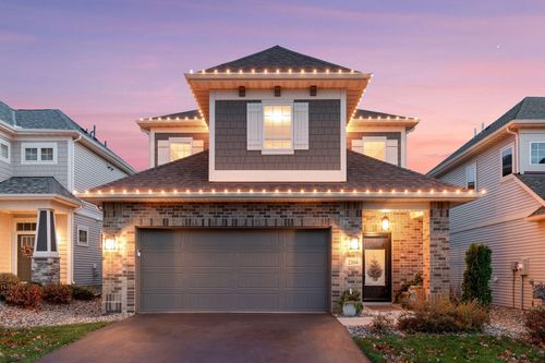 2304 Hillcrest Dr, Hudson, WI, 54016-4602 | Card Image