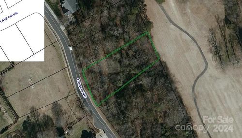 8-1834 4th Street Pl Nw, Hickory, NC, 28601-8635 | Card Image