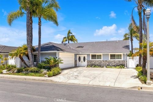 235 Via San Andreas, San Clemente, CA, 92672-3712 | Card Image