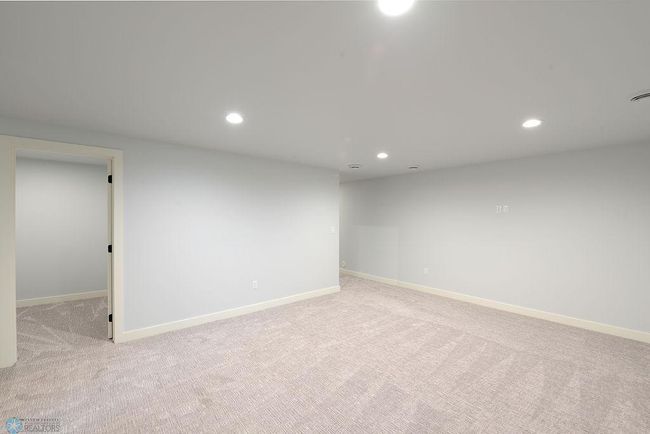 Photo of previous model | Image 44