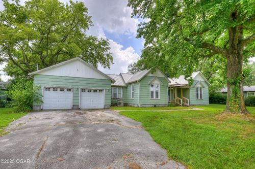 302 E Market St, Diamond, MO, 64840-7211 | Card Image