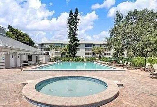 APT-206 - 1709 Whitehall Dr, Condo with 2 bedrooms, 2 bathrooms and null parking in Davie FL | Image 35