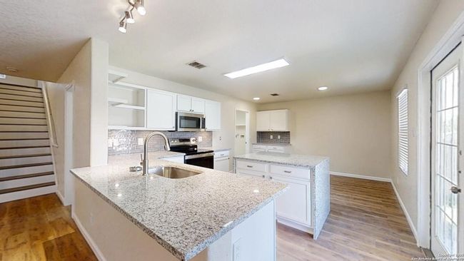321 Hinge Loop, House other with 3 bedrooms, 3 bathrooms and null parking in Cibolo TX | Image 8