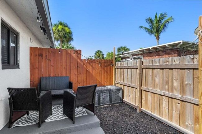 2013 Wilkins Ave, Townhouse with 2 bedrooms, 1 bathrooms and null parking in West Palm Beach FL | Image 13