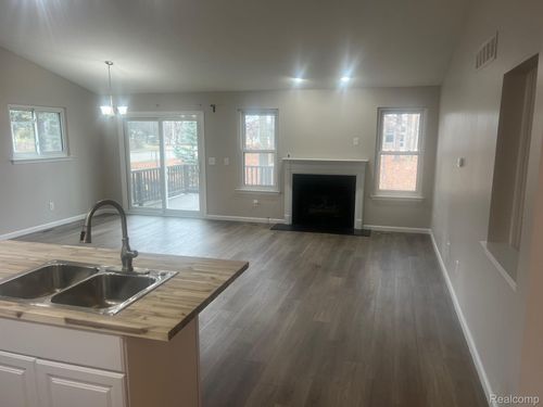 37378 Amhurst Dr, Westland, MI, 48185-7771 | Card Image