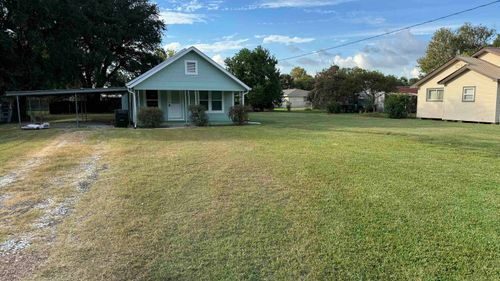 7143 Terrell St, Groves, TX, 77619-6305 | Card Image