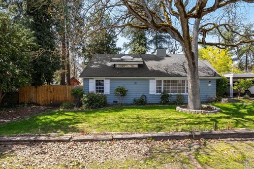 164 Black Oak Dr, Medford, OR, 97504-7704 | Card Image