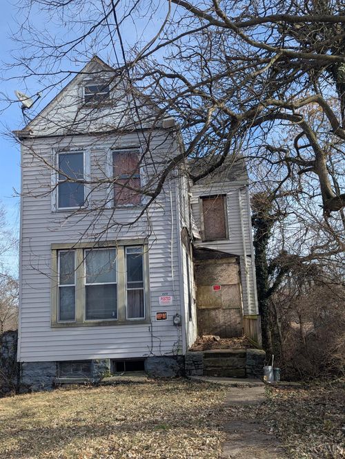 3556 Eden Ave, Cincinnati, OH, 45229-2402 | Card Image