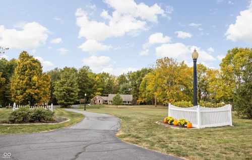 554 Sycamore Ln, Danville, IN, 46122-2427 | Card Image