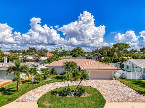 829 Harbor Dr S, VENICE, FL, 34285-3119 | Card Image