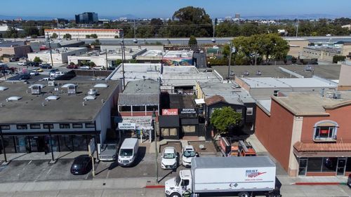 22772283 S El Camino Real, San Mateo, CA, 94403 | Card Image