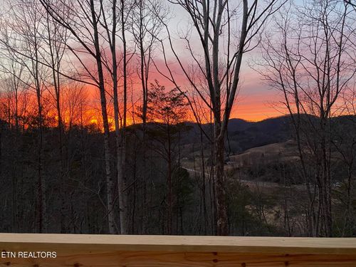 4128 Dollys Dr, Sevierville, TN, 37876-4628 | Card Image