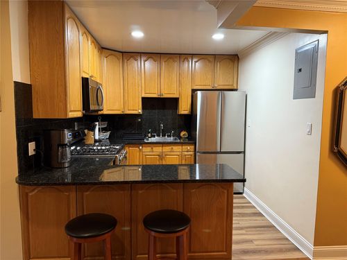 3012 23rd St, Astoria, NY, 11102-3324 | Card Image