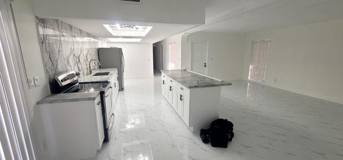 7109 Nw 68th St, Tamarac, FL, 33321-5520 | Card Image