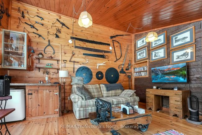 1015 Calbrett Rd, House other with 1 bedrooms, 1 bathrooms and 5 parking in Haliburton ON | Image 20