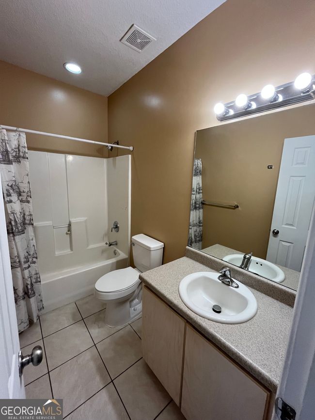 202 Royal Palms Ave, Home with 3 bedrooms, 2 bathrooms and null parking in Kingsland GA | Image 12