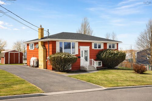 44 Clearview St, Halifax, NS, B3R1N6 | Card Image