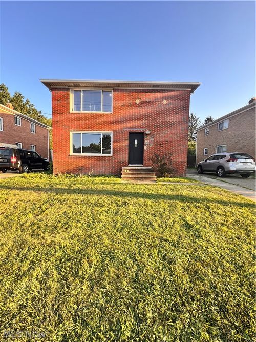 2907 Snow Rd, Parma, OH, 44134-2951 | Card Image