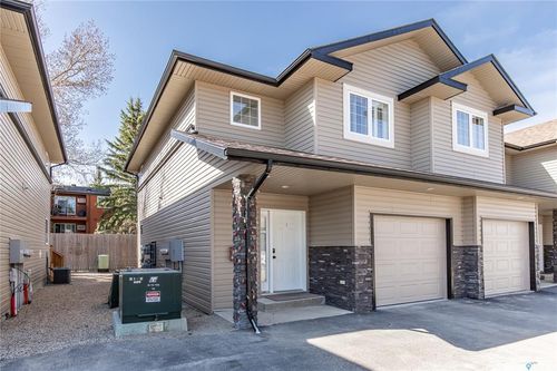b4-33 Wood Lily Dr, Moose Jaw, SK, S6J1B4 | Card Image