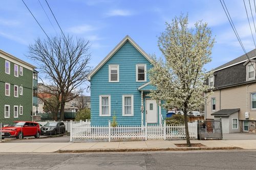 30 Woodlawn St, Everett, MA, 02149-5038 | Card Image