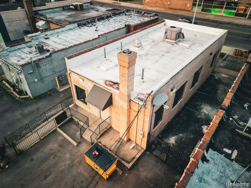 5641 Schaefer Rd, Dearborn, MI, 48126-2252 | Card Image