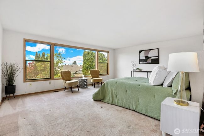 8840 Ne 24 Th St, House other with 5 bedrooms, 4 bathrooms and 3 parking in Clyde Hill WA | Image 22