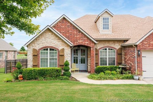 5711 Nottingham Pl, Bartlesville, OK, 74006-6973 | Card Image