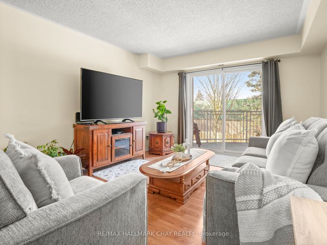 202 - 247 King St N, Condo with 3 bedrooms, 1 bathrooms and 1 parking in New Tecumseth ON | Image 9